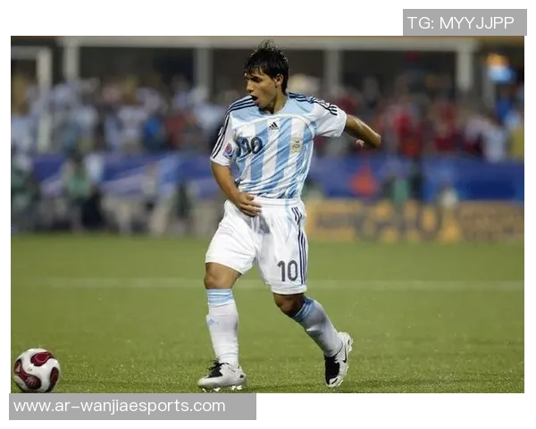 从草根少年到世界巨星一位足球球星人设的成长蜕变之路